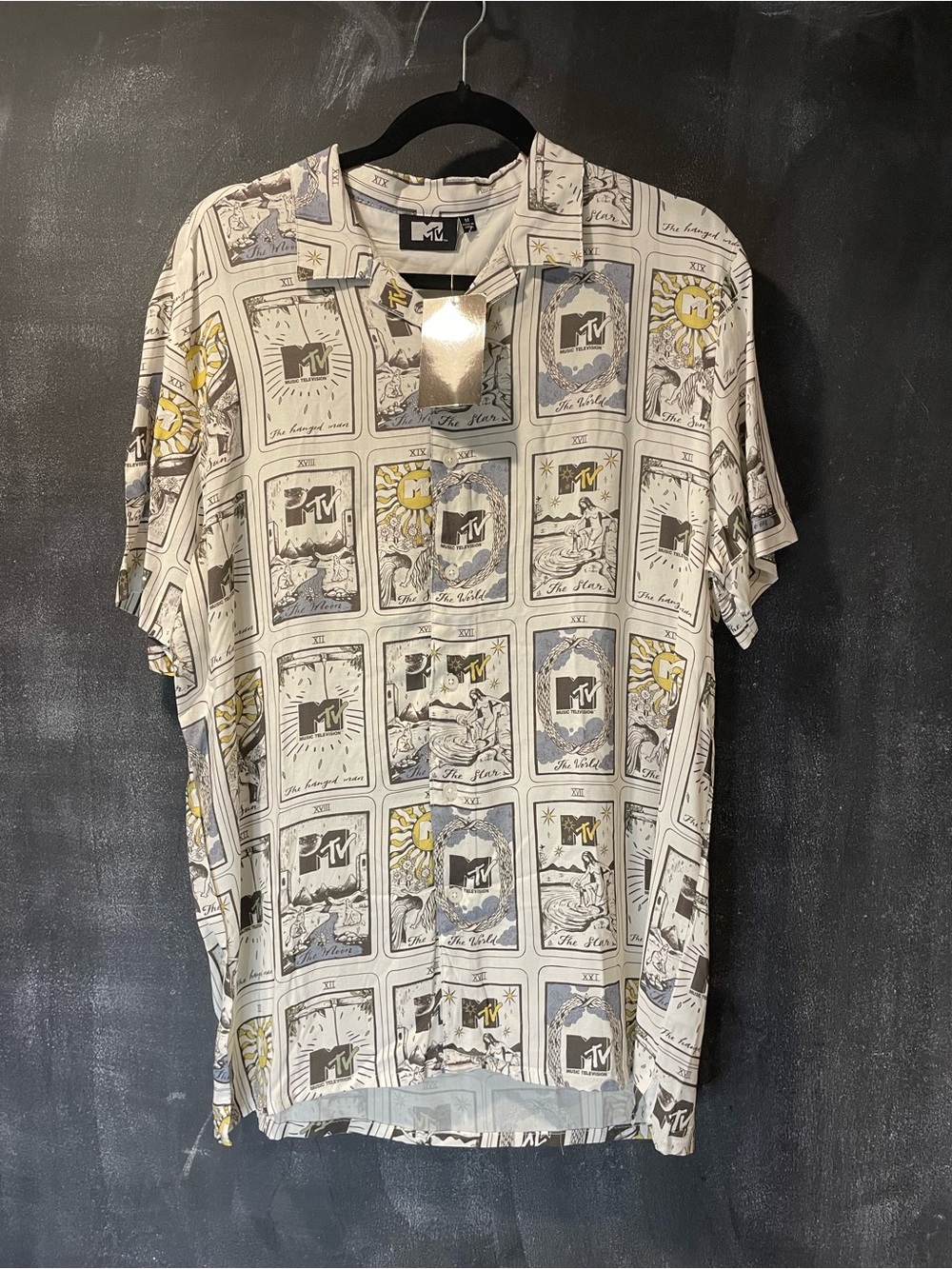 NWT MTV Tarot Card Print Button Up Camp Shirt Men’s Medium Y2K Graphic Retro